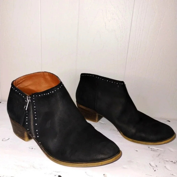 Lucky Benna Western Bootie in Black size 8.5 Studs Almond Toe Short Heel - Picture 9 of 9